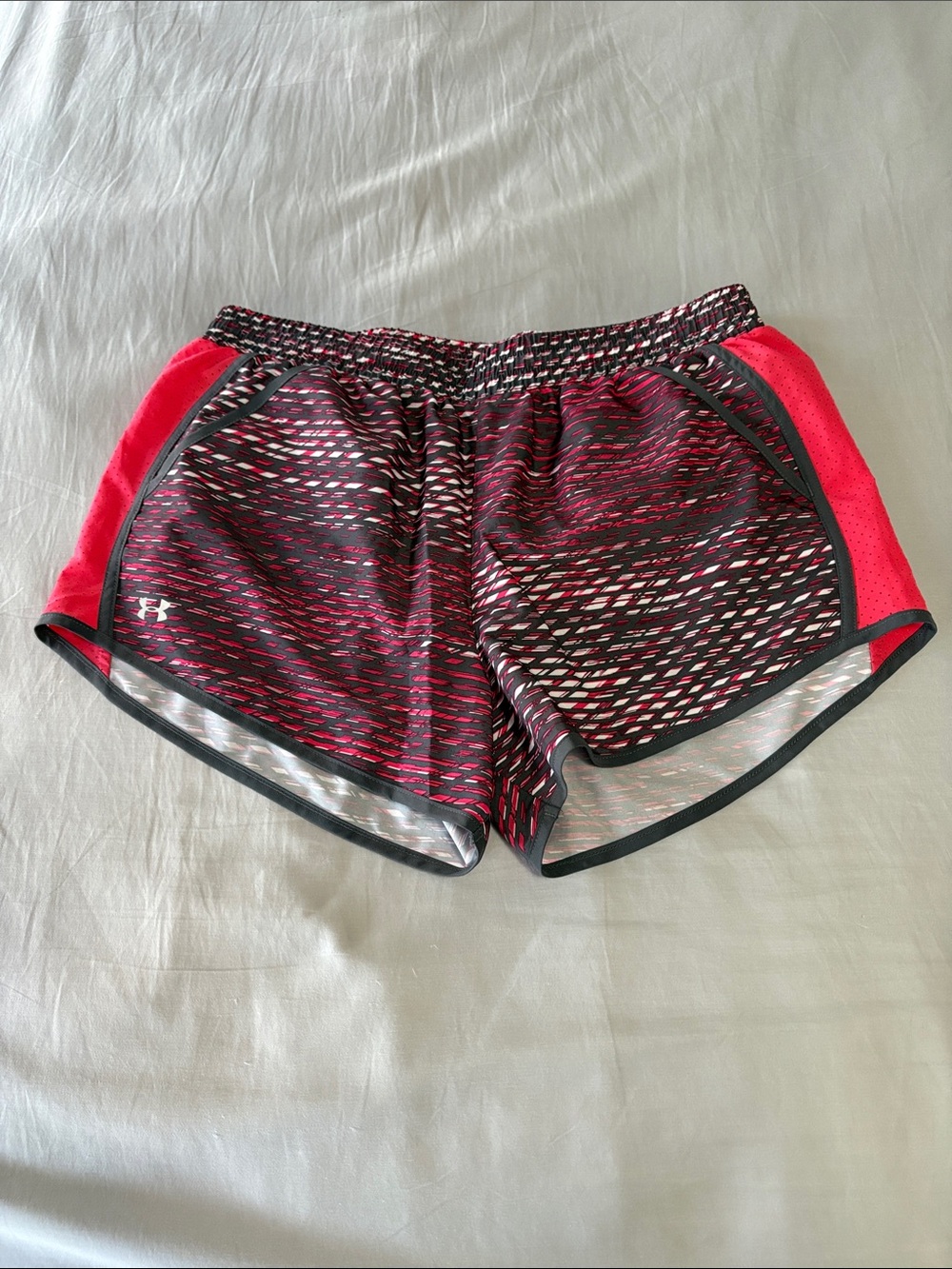 Under Armour HeatGear Women’s Pink and Black Athletic Running Shorts